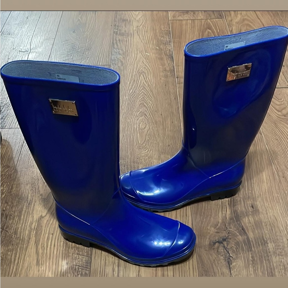 Nicole Miller “RAINYDAY” Blue Rain Boots with Logo Plaque Size 9 M